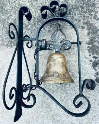 Campana in ottone rustica.