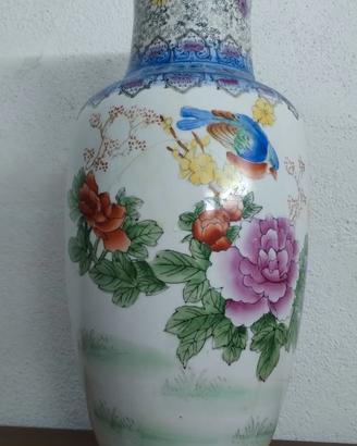 Vaso in porcellana cinese dipinto a mano