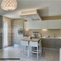 Cucina a penisola + 6 sgabelli già smontata