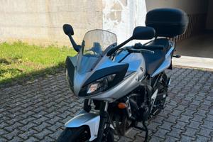 Moto Yamaha FZ6 Fazer 600