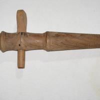 vecchia spina o rubinetto vino per botte