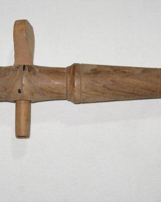 vecchia spina o rubinetto vino per botte