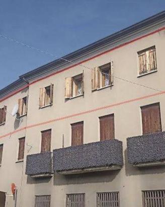 Immobile in asta di 151 m² con 5 locali e box auto