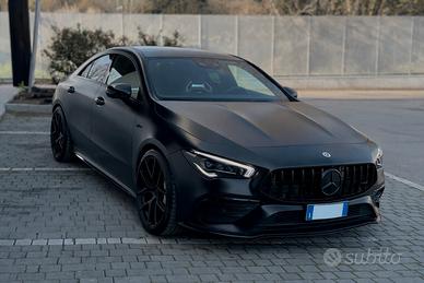 Mercedes CLA 35 AMG Nero opaco + sedili recaro