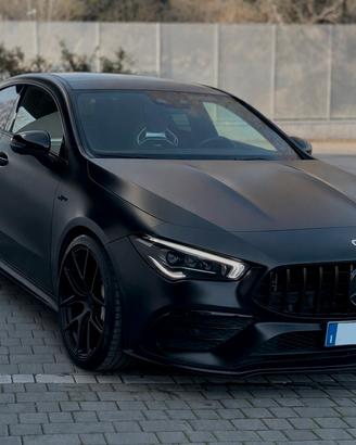 Mercedes CLA 35 AMG Nero opaco + sedili recaro