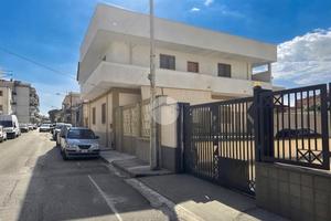 4 LOCALI A SANT'ARPINO