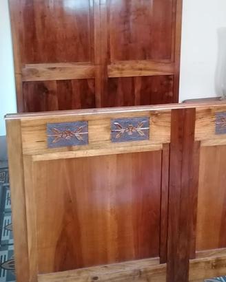 Letto Matrimoniale Vintage – Noce Massiccio