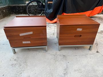 Coppia di comodini in legno massello di ciliegio