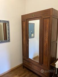 Armadio Liberty primi '900 in noce con specchio or