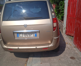 Lancia Phedra anno 2004 colore oro