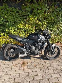 Trident 660