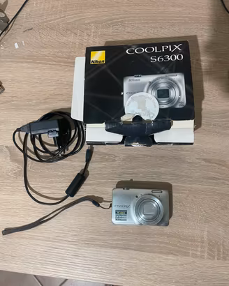 Nikon coolpix s6300