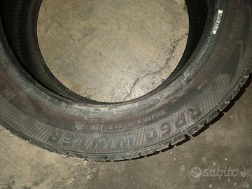 Treno di gomme invernali usate 195/50 R15