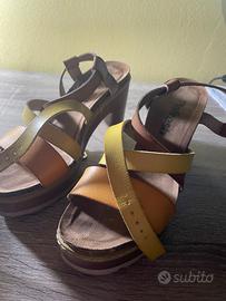 Sandali gialli con tacco