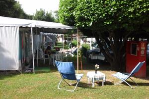 Caravan 4 posti con veranda arredata