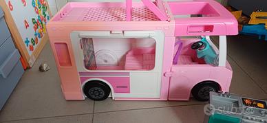 Camper Barbie 3-in-1 DreamCamper con accessori