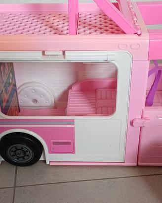 Camper Barbie 3-in-1 DreamCamper con accessori