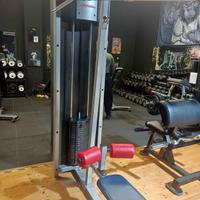 LAT MACHINE LIFE FITNESS