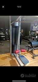 LAT MACHINE LIFE FITNESS