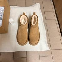 Ugg mini
