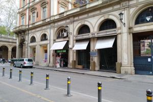 Adiacente via dell'indipendenza