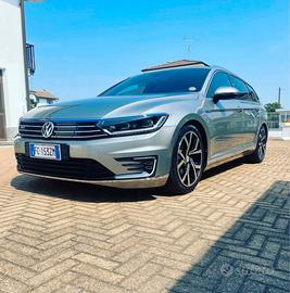 VOLKSWAGEN PASSAT GTE VARIANT DSG PLUG-IN HYBRID