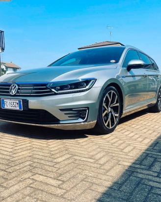 VOLKSWAGEN PASSAT GTE VARIANT DSG PLUG-IN HYBRID
