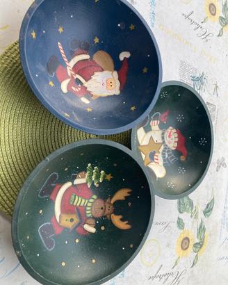 Set 3 piatti fondi in legno decorati tema nata