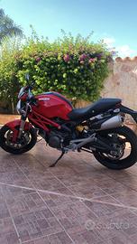 Ducati Monster 696