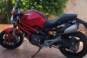 Ducati Monster 696