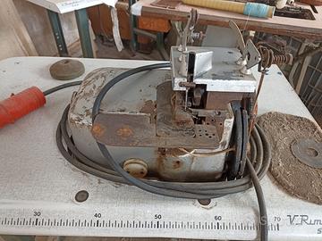 Macchina da cucire per tappezzeria