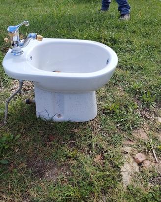  sanitari bagno di vario tipo usati 