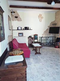 2 LOCALI A ROCCA DI PAPA