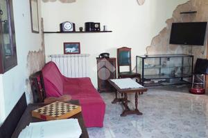 2 LOCALI A ROCCA DI PAPA