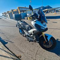 Honda X-ADV 750 - Travel + accessori