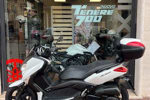 Yamaha X-Max 250 Parabrezza sportivo, bauletto in 