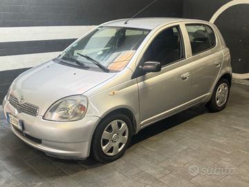 Toyota Yaris 1.3i 16V cat 5 porte Sol