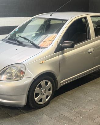Toyota Yaris 1.3i 16V cat 5 porte Sol