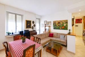 TRILOCALE CON BOX E CANTINA