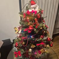 Albero di Natale con le decorazioni