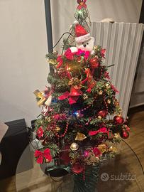 Albero di Natale con le decorazioni