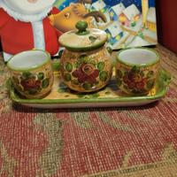 Servizio da caffè  in ceramica dipinto a mano 