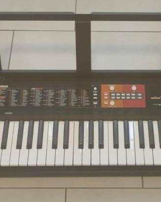 Casio SA-51 è una mini-tastiera da 32 tasti pensat