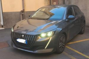 Peugeut 208