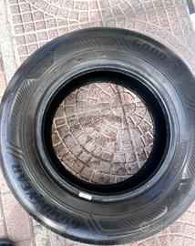 Gomme esive goodyear 215 65r16 98h 