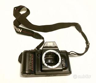 Macchina fotografica Nikon F 401 S