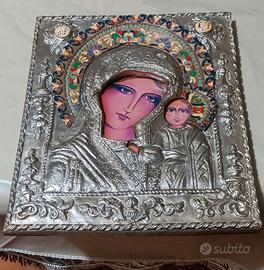 Icona sacra della madonna di kazan