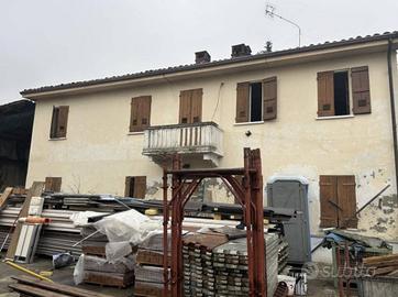 Immobile in asta di 300 m² con più di 5 locali a C