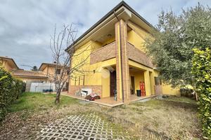 PORZIONE DI BIFAMILIARE A ASSISI