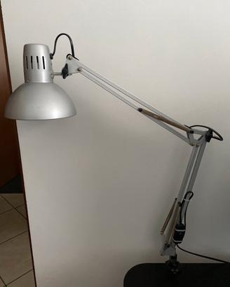 Lampada luce da scrivania